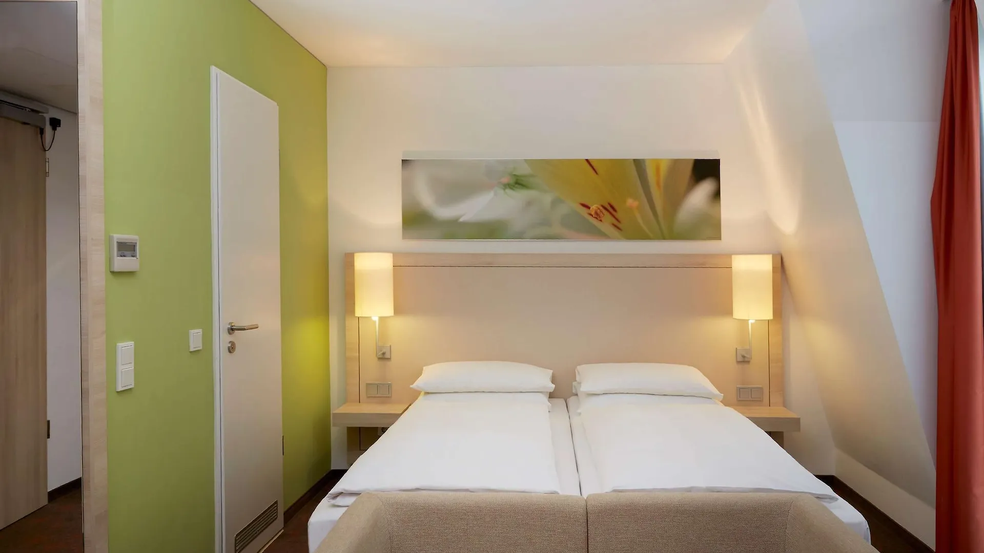 ****  H+ Hotel Muenchen Almanya