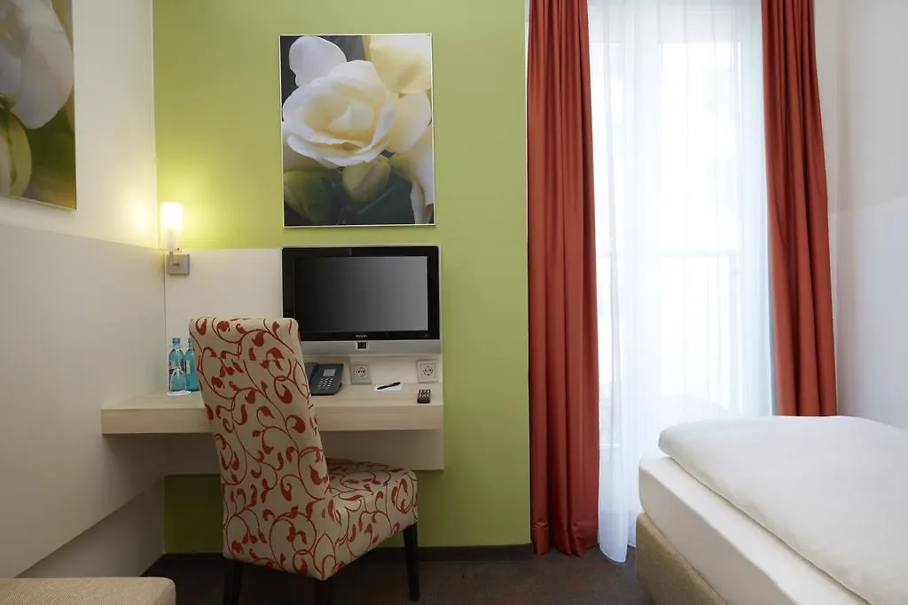 H+ Hotel Muenchen Almanya