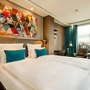 One Frankfurt-roemer Otel