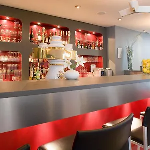Отель Mercure Airport Tegel